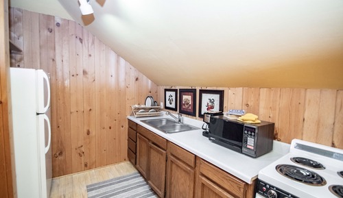 HIDEAWAY SUITE