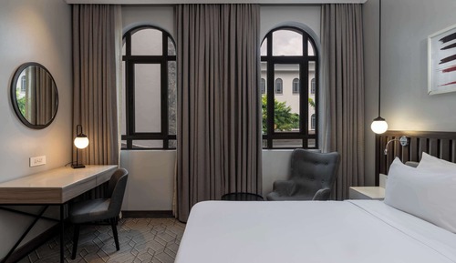 Superior Single Room, Pool View