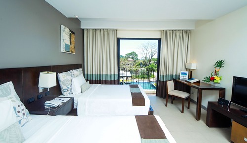 Premier Lucia Pool View