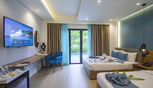 Premier Grand Room with Pool Access