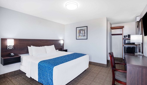 Standard Room, 1 King Bed