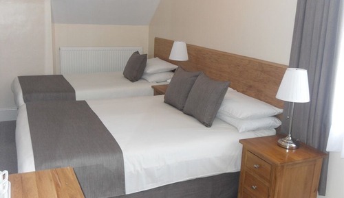 Suite, Ensuite (2 Adults & 1 Child)