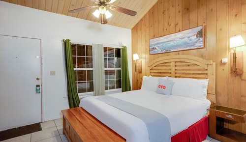 Room, 1 King Bed, Pool View