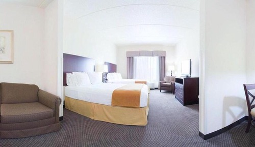 Standard Room, 2 Queen Beds, Mobility Accessible (Roll-In Shower)