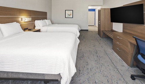 Standard Room, 2 Queen Beds, Mobility Accessible (Accessible Tub)