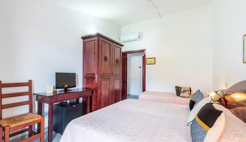 Design Triple Room