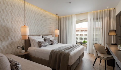 Superior Room, Pool View