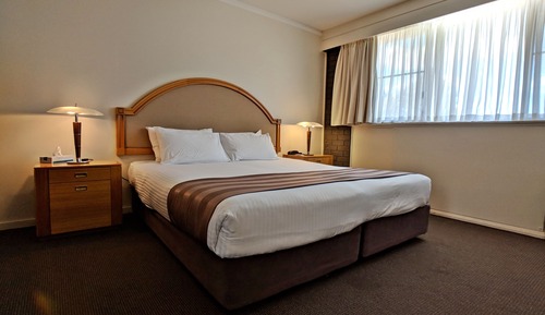 Room (Budget)