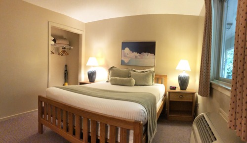 1 Bedroom Unit, 1 Queen Wall bed, Queen Sleep Sofa 