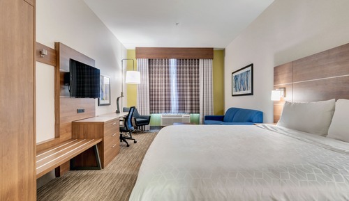 Suite, 1 Queen Bed, Accessible Bathtub, Non Smoking (Communications, Accessible Tub)