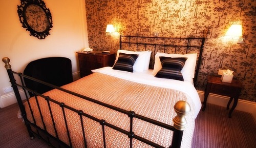 Superior Double Room, Ensuite, Garden View