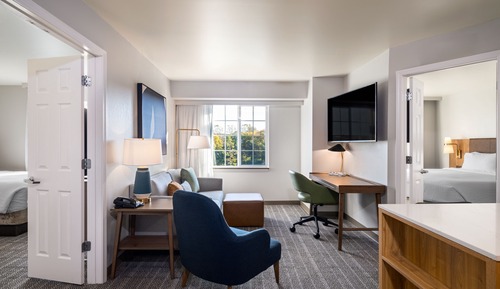Suite, 2 Bedrooms, Kitchen