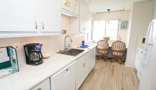 Suite, Two Bedrooms Wing, 3rd Floor, Partial View (No Pets)