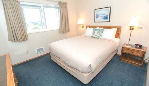 Suite, Two Bedrooms, 2nd Floor (No Pets)