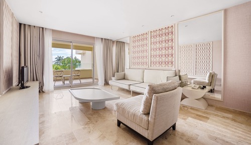 Deluxe Suite Garden View