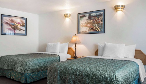 Room, 2 Queen Beds, Non Smoking