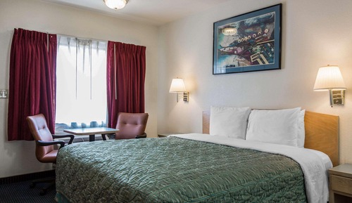 Standard Room, 1 King Bed, Non Smoking