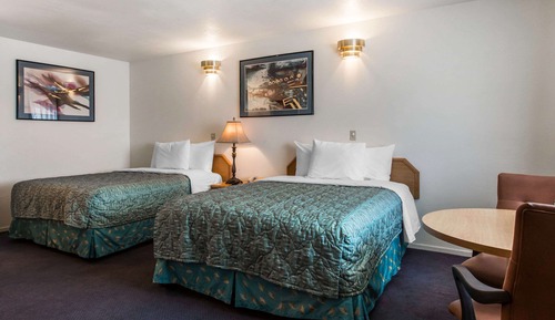 Standard Room, 2 Queen Beds, Non Smoking
