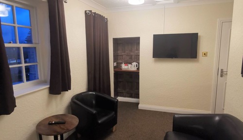 Superior Double Room, Ensuite, Garden View (Deluxe King with Lounge)