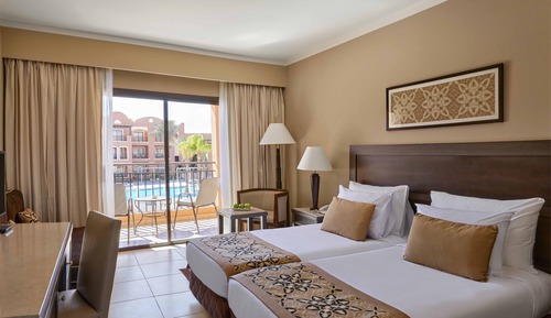 Superior Room, 2 Twin Beds, Pool View