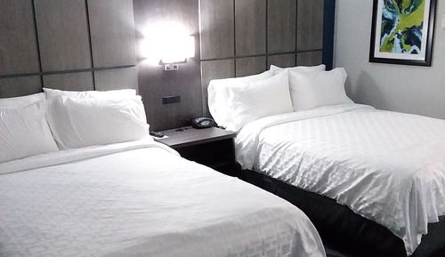 Studio Suite, 2 Double Beds, Accessible, Kitchen (Communication Accessible)