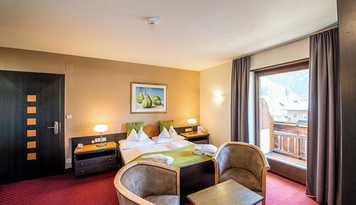 Standard Double Room, Balcony (Calendula B)