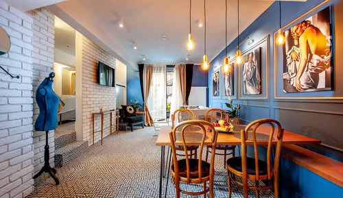 Luxury Apartment, 1 Bedroom (with private garden)
