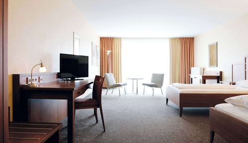 Room, 2 Twin Beds, Mobility Accessible (Roll-in Shower)