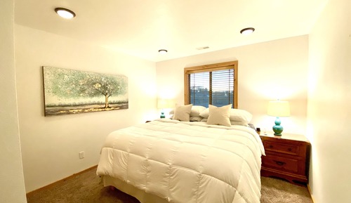 Design Apartment, Accessible, Private Bathroom (5-Downstairs/Pets allowed)