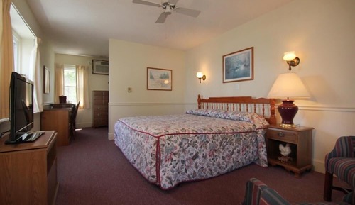 Standard Room, 1 King Bed
