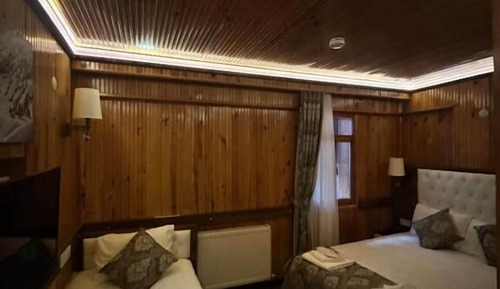 Economy Room