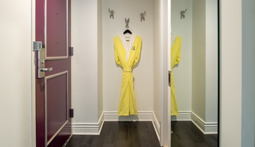 Room, 1 King Bed, Accessible (Glamour, Roll-in Shower)
