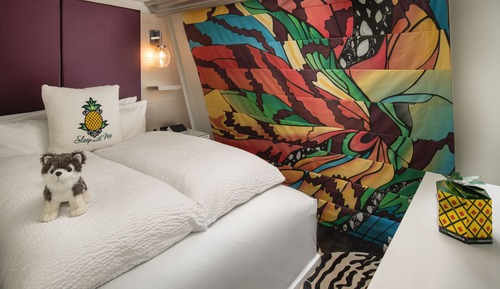 Room, 1 Queen Bed (Persona)