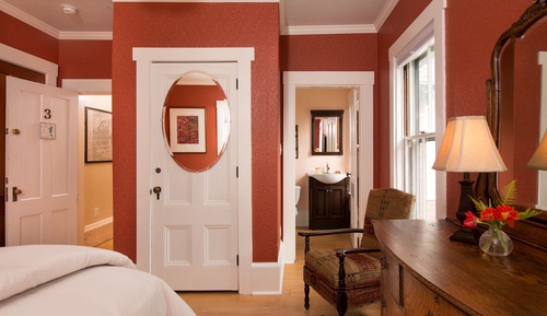 Room (Lake Sunapee)