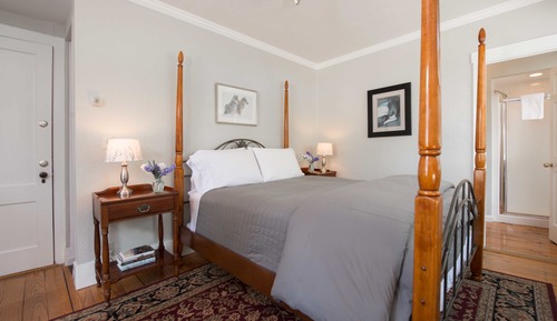 Room (Wentworth Lake)