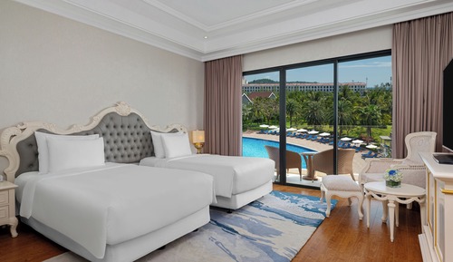 Deluxe Room (King/Twin)