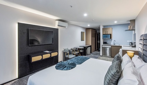 Deluxe Studio Suite