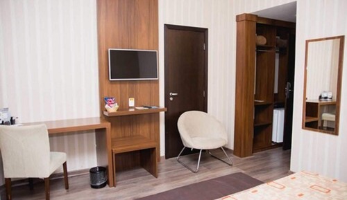 Deluxe Room (Class)