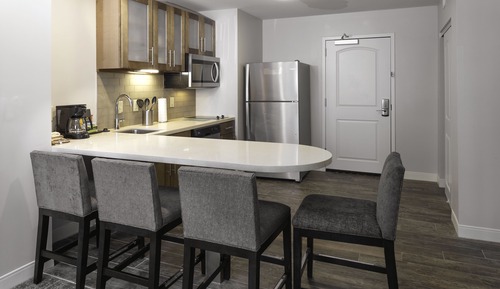 Suite, 2 Bedrooms, Kitchen