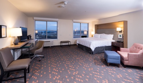 Standard Room, 1 King Bed, Accessible Bathtub (Communications)