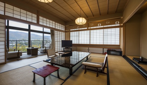 Japanese-style room in the Main Building “Ginrei”