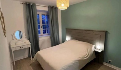 Room, Garden View