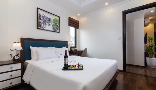 Grand Room, Connecting Rooms, City View