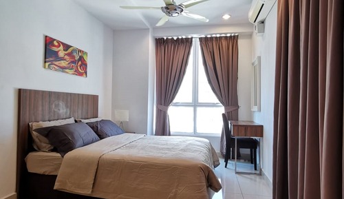 Classic Studio Suite, City View