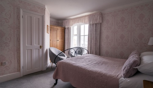 West Lyn (First Floor)