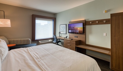 Standard Room, 1 King Bed, Accessible (Communications)