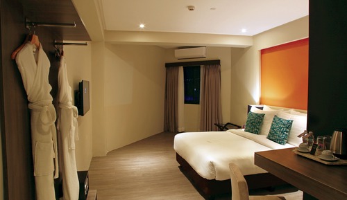 Deluxe Queen Room