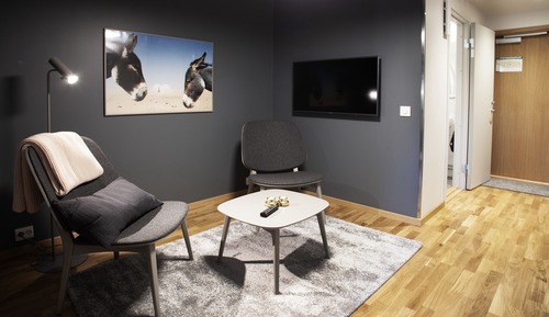 Studio Twin with kitchenette