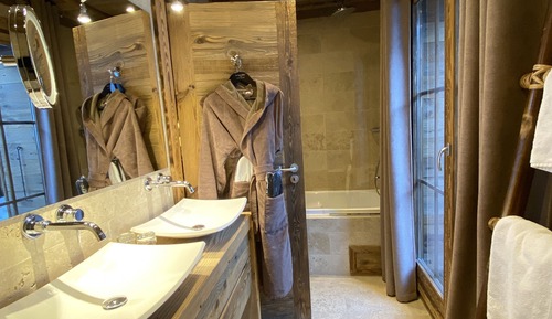 Luxury Suite