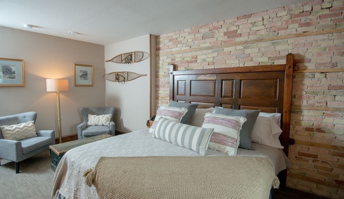 Room, 1 King Bed, Non Smoking (Room # 9, upstairs)